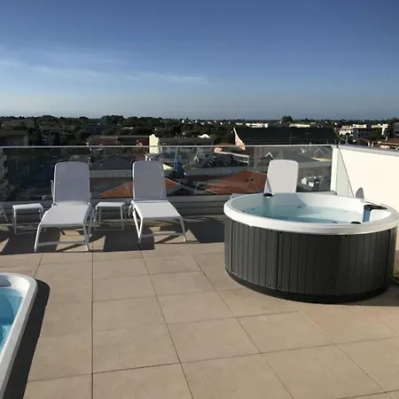 Apartment Charming With A Rooftop Pool *