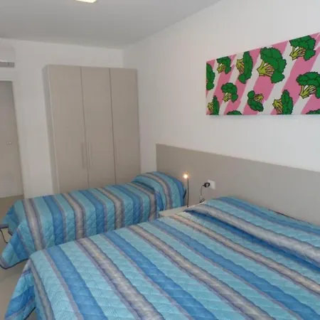 Charming With A Rooftop Pool Apartment *