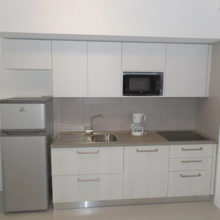 Charming With A Rooftop Pool Apartment