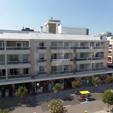 Charming With A Rooftop Pool