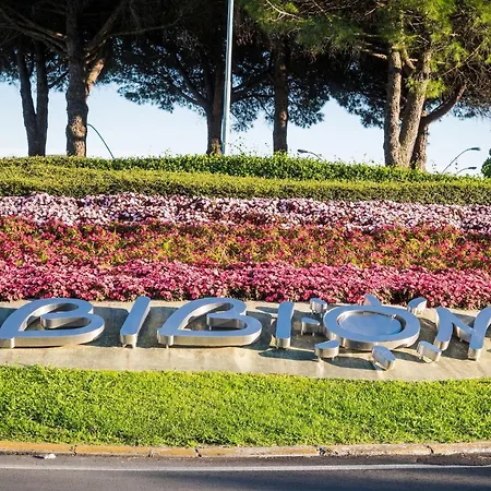 Charming With A Rooftop Pool Apartment Bibione